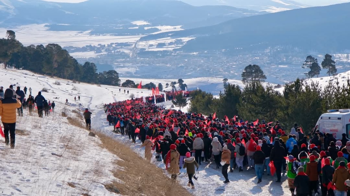 ŞEHİTLERE SAYGI YÜRÜYÜŞÜ