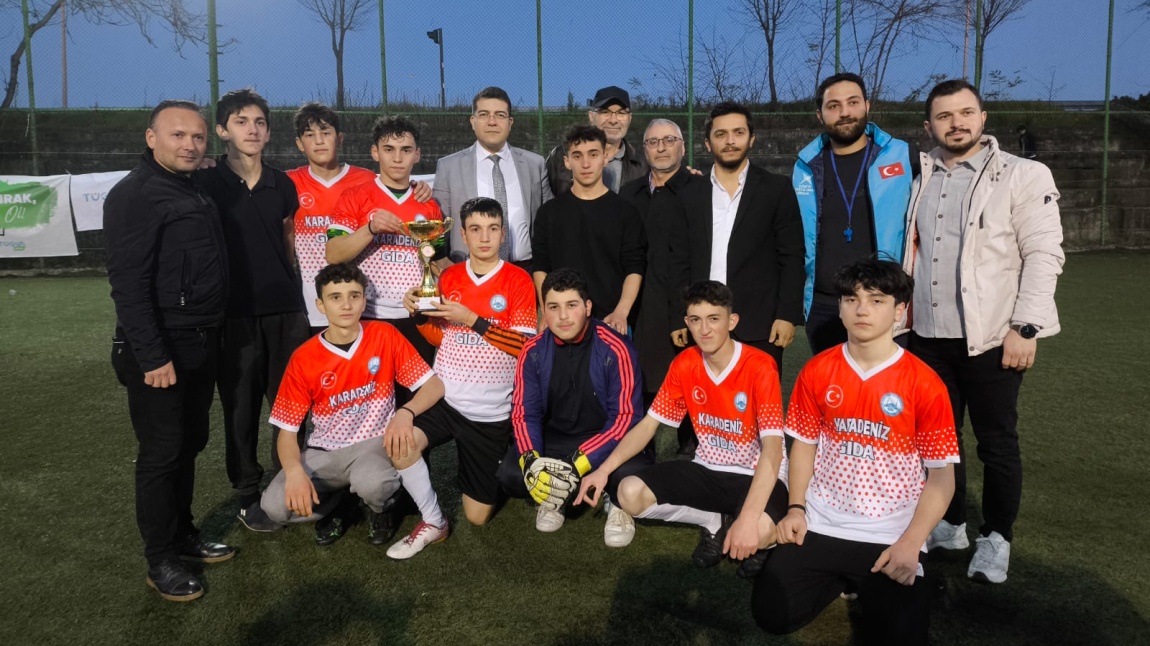 TÜGVA GENÇLİG FUTBOL İLÇE SAMPİYONUYUZ